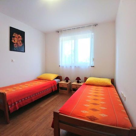 Family Style Apartment Пула Екстериор снимка